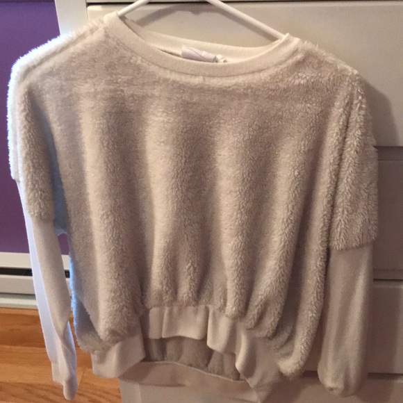 OUT FROM UNDER FLUFFY SWEATER🛍❣️ - Picture 4 of 6